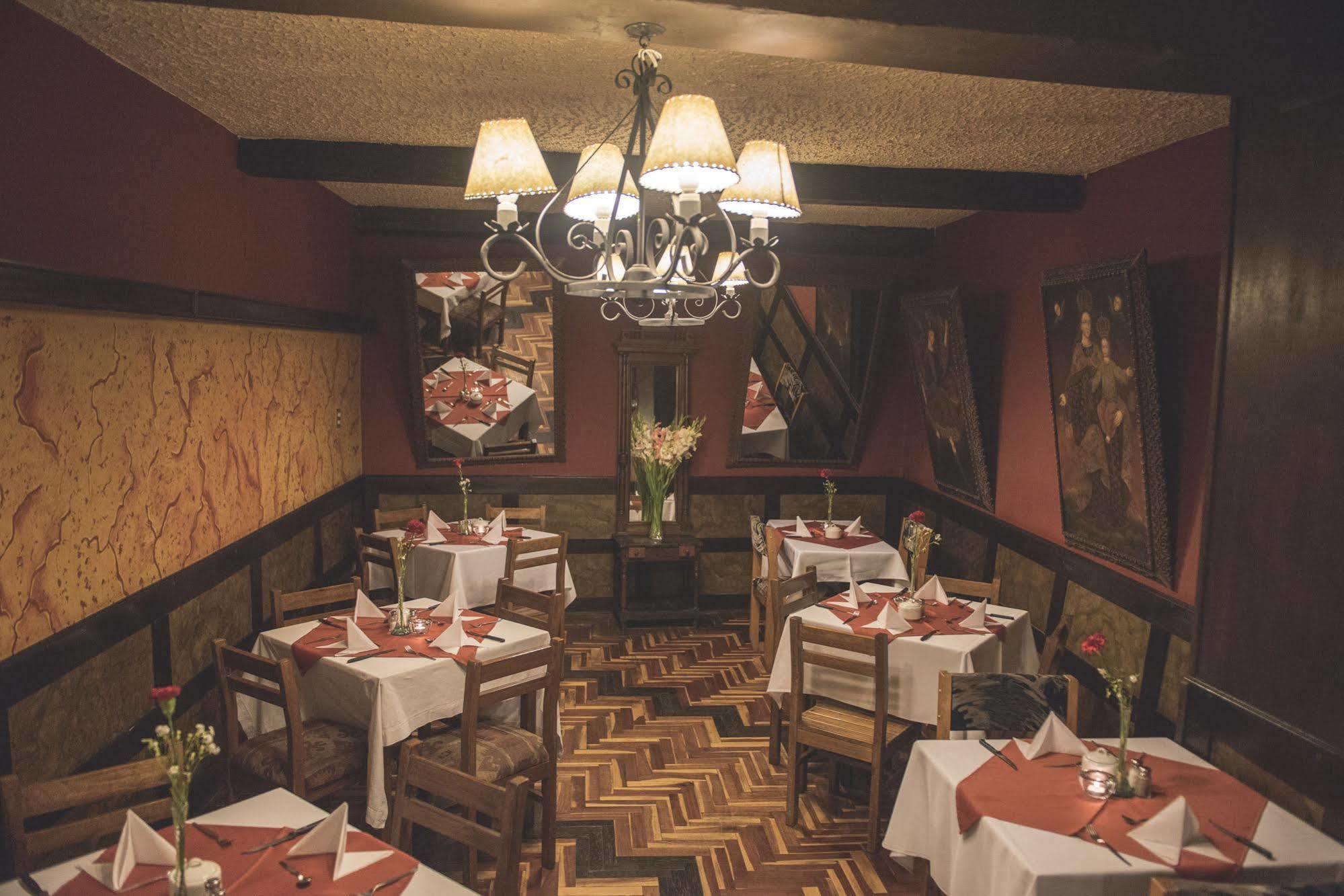 Hotel Oblitas Plaza De Armas 2*